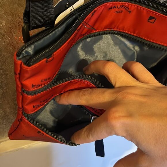 NWT Nautica Red and Blue Crossbody Nylon zipper Travel Bag with long strap - Picture 10 of 10